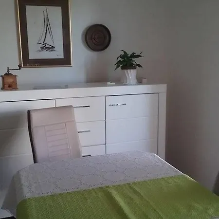 Nice Apartment At The Seaside * Zadar